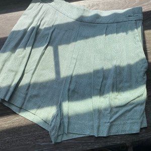 H&M HI-RISE FLOWY PATTERNED SHORTS